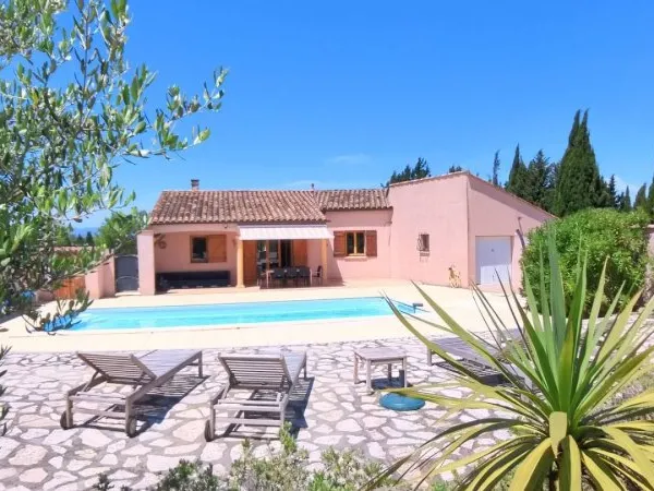 Villa 135m2 avec 3 chambres, piscine, 2100m2 a Castelnau-d'Aude