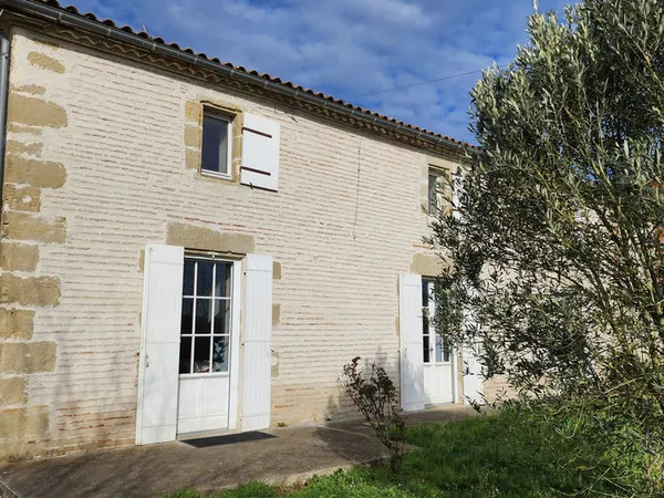 Maison pierre, piscine, jacusi, dépendances 