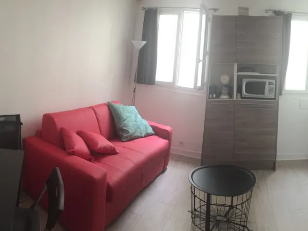 Studio meublé Bastille 650 euros 
