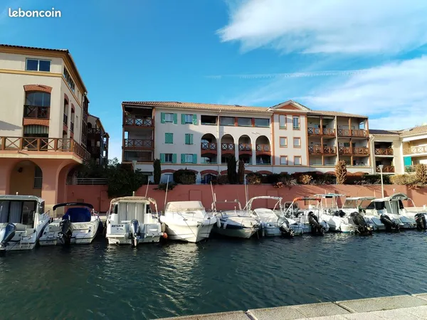 Rare à la vente : Magnifique T2 dernier étage, Fréjus Port (Port Quiétude 2) 
