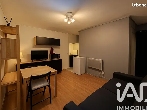 Studio 1 pièce 17 m² 