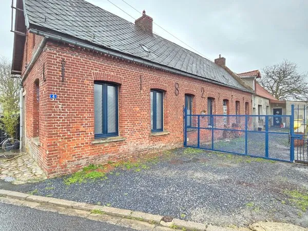 Longère de caractère à fort potentiel - 147 m² habitables - Nombreuses dépendances 