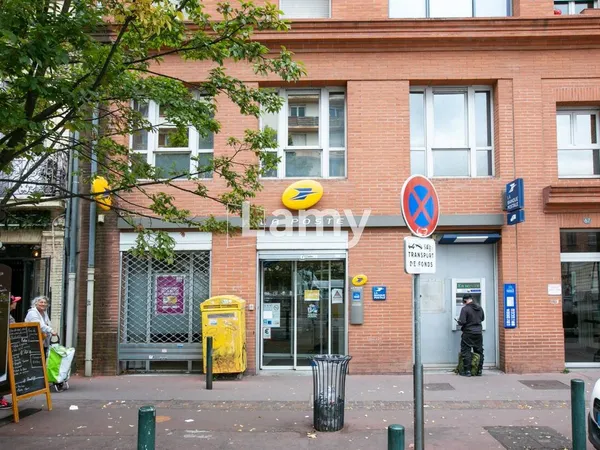 Local commercial 218 m² 