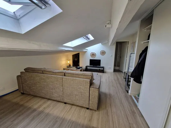 Appartement 1 pièce 14 m² 