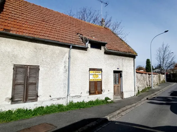 Maison trois pièces à rénover 