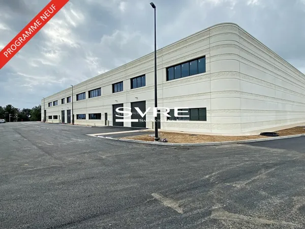 Local industriel 4670 m² 