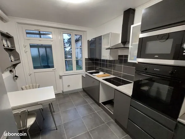 3 pièces 75 m2 entièrement meublé 