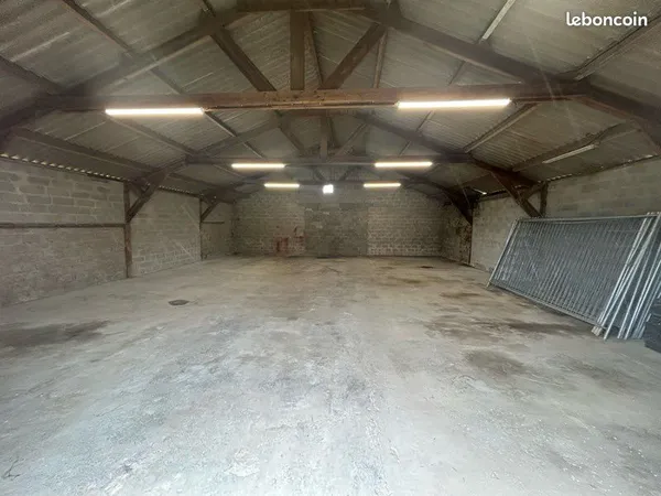 Bâtiment de stockage 