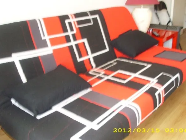 STUDIO MEUBLE AVEC BALCON 