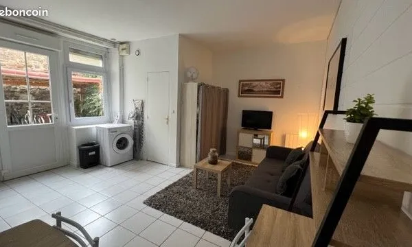 Studio 1 pièce 22 m² 