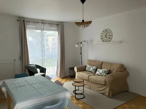 Loue T 2 meublé 47m² refait à neuf. 1ere mise en location 