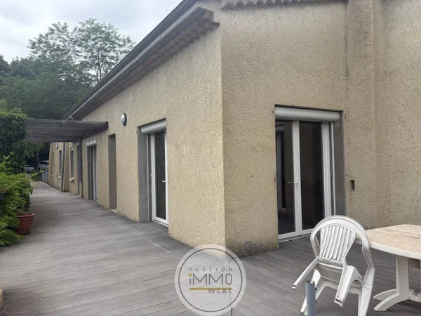 Immeuble 308 m² 