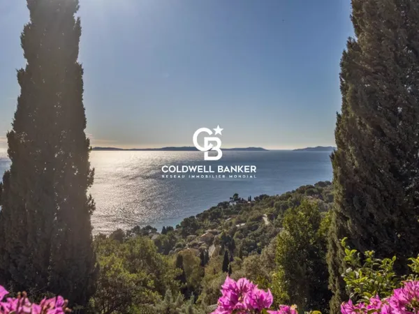 Entre ciel et mer, une villa de caractère à sublimer 