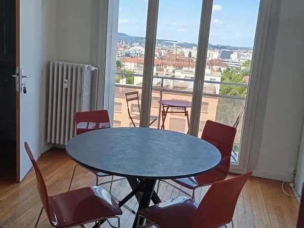 2 Chambres dans coloc de 3 étudiants 