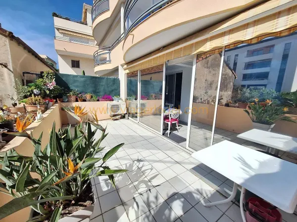 Réf. 9982 - VENTE CLASSIQUE - FREJUS (83) 