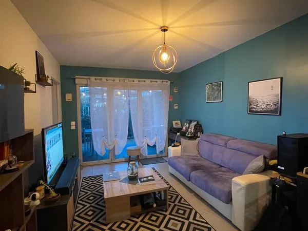 T2 Meublé récent (2019) 45m2 + 25m2 terrasse + 2 places parking (climatisé) en résidence 