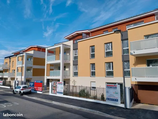 Garage box fermé dans une résidence sécurisée 