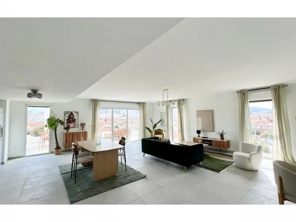 Appartement T4 de 126m² à MARSEILLE 08 