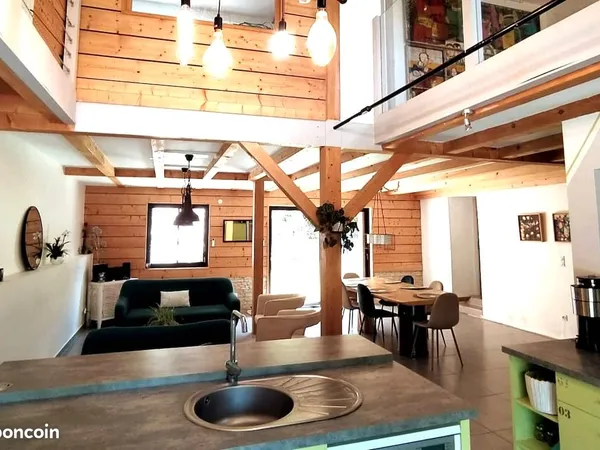 Maison familiale rénovée - 240 m² - 6 pièces - Sales (74) 