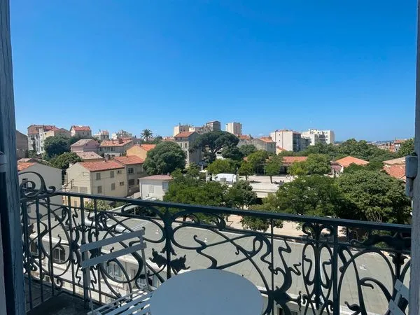 Beau T2 au coeur du mourillon 