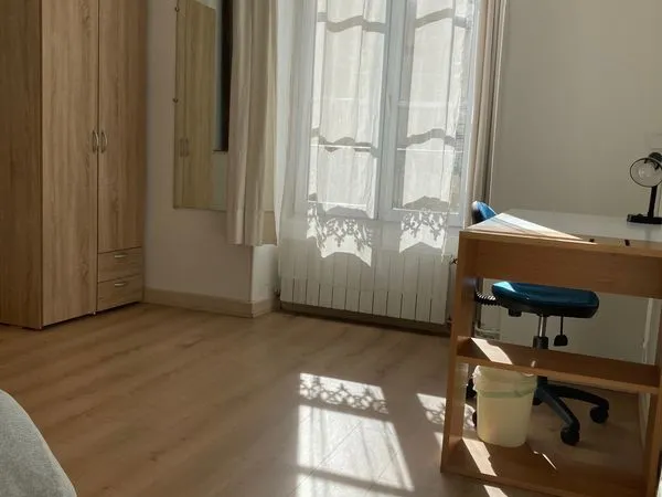 LOCATION POUR 6 MOIS DE GRANDE CHAMBRE à MONTROUGE A COMPTER de février 