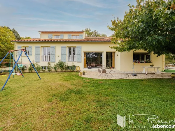 Maison 10 pièces 302 m² 
