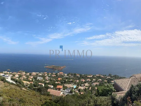 Propriété 560 m² 