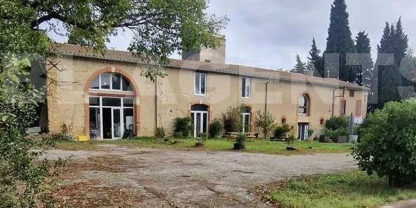 Maison 20 pièces 650 m² 