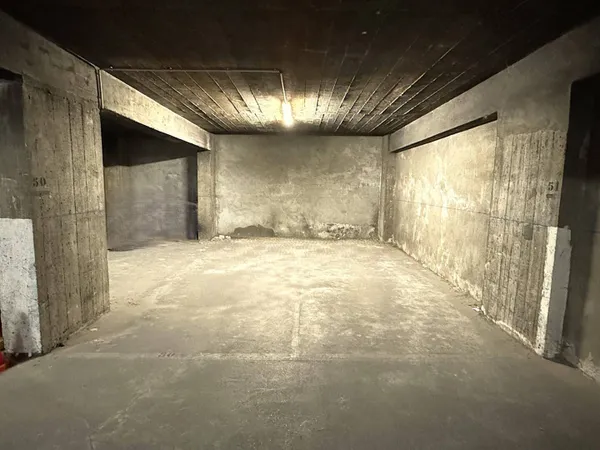 Parking 12 m² 