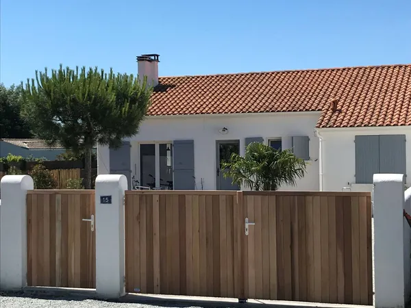 VENDS MAISON LA BREE LES BAINS 