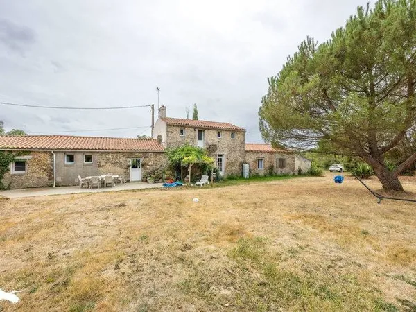 Maison 7 pièces 226 m² 