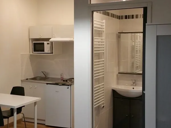 Roubaix centre studio meuble avec terrasse privative 