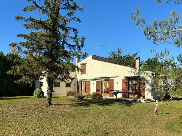 Maison Saint Savinien 5 pièce(s) 126.50 m2 