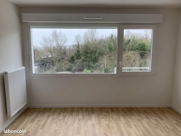 Studio 1 pièce 25 m² 