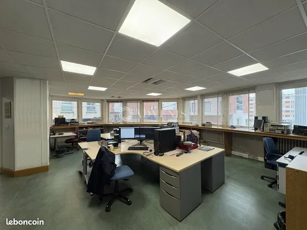 Bureau 453 m² 
