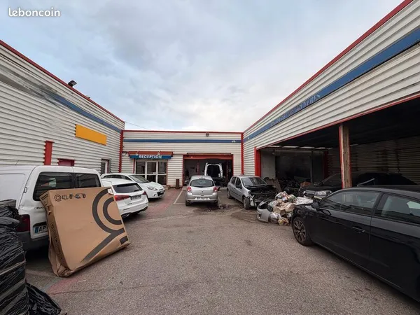 Local d'activité 550 m² 