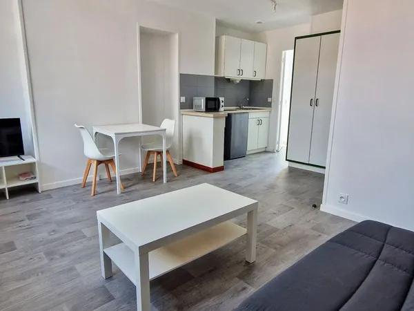 Studio meublé rénové 25 m² - Saint-Acheul - 485 euros 