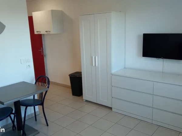 Studio meublé 20,3 m² avec parking - Résidence sécurisée - Rodilhan (5 min Nîmes) 