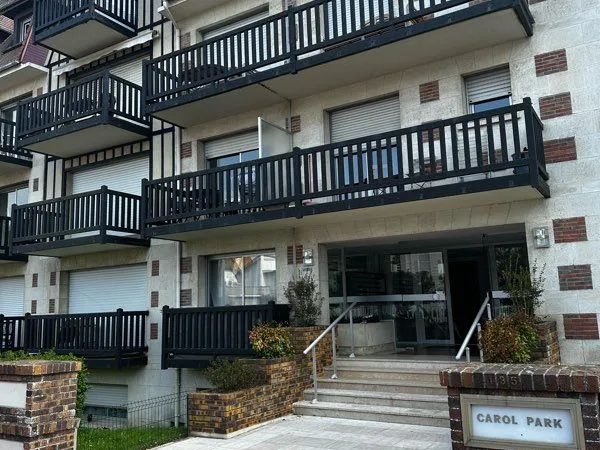 Appartement et place parking 