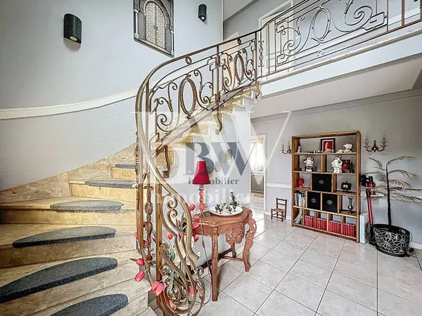Maison de plain-pied 7 pièces 134 m² 