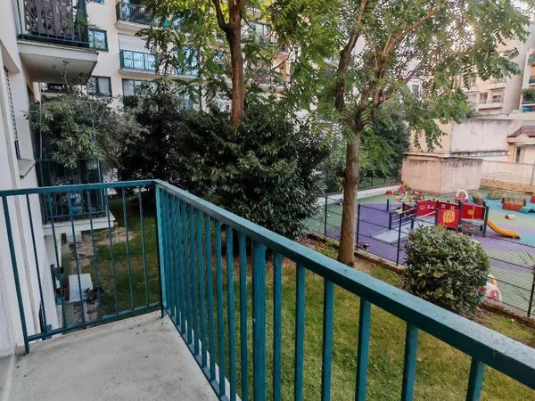 Studio 1 pièce 32 m² 