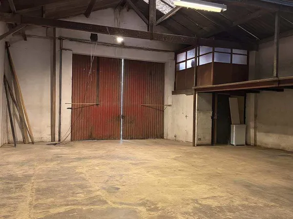 Hangar - 140m2 