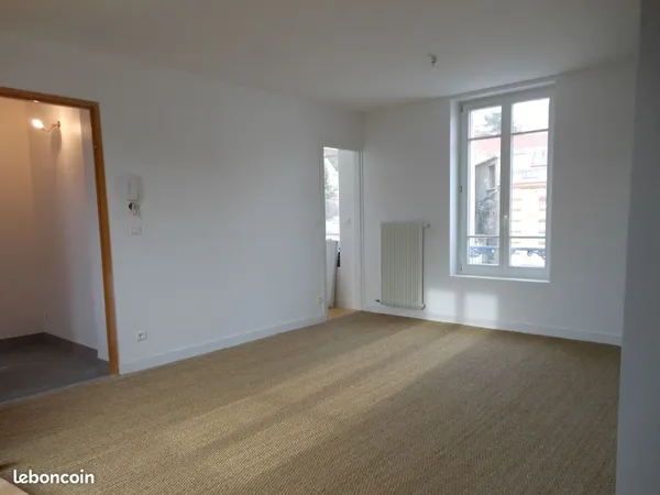 A LOUER APPARTEMENT 2P 45m² PONTOISE CENTRE VILLE 