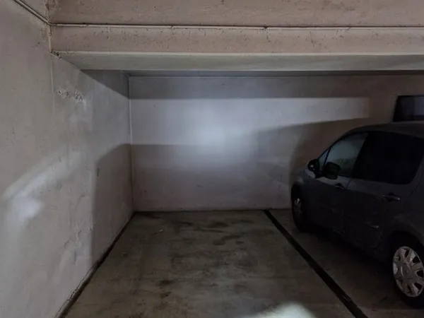 Place de parking sécurisée - 2 min Gare de Bois-Colombes - Accès par bip 