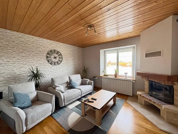 Maison 8 pièces 233 m² 