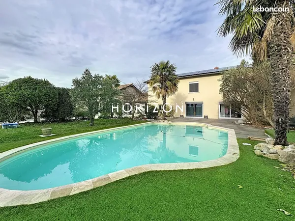 Maison 7 pièces 195 m² 