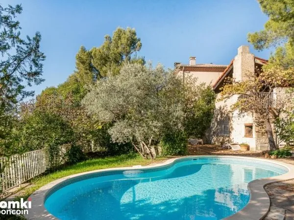 Maison 6 pièces 183 m² 