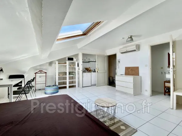 Studio 1 pièce 19 m² 
