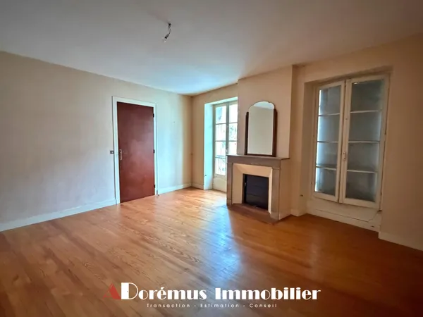MAISON DE BOURG À RÉNOVER- 202M2 - JARDIN 