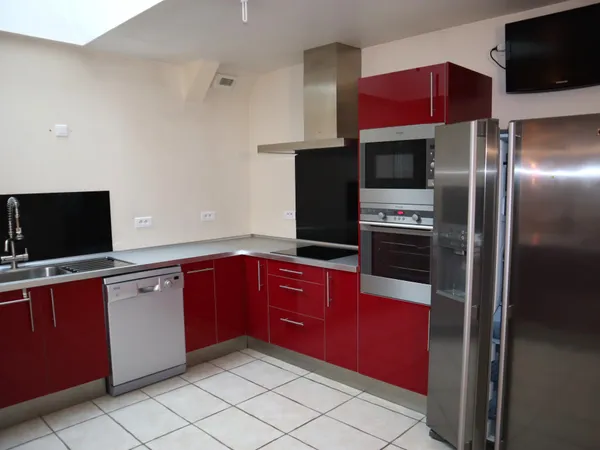 AUTUN - 180.000 euros 